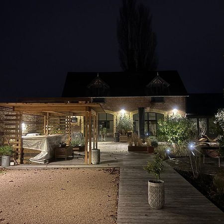Ecurie Les Tourelles Piscine Interieure & Spa Gainneville Exterior foto
