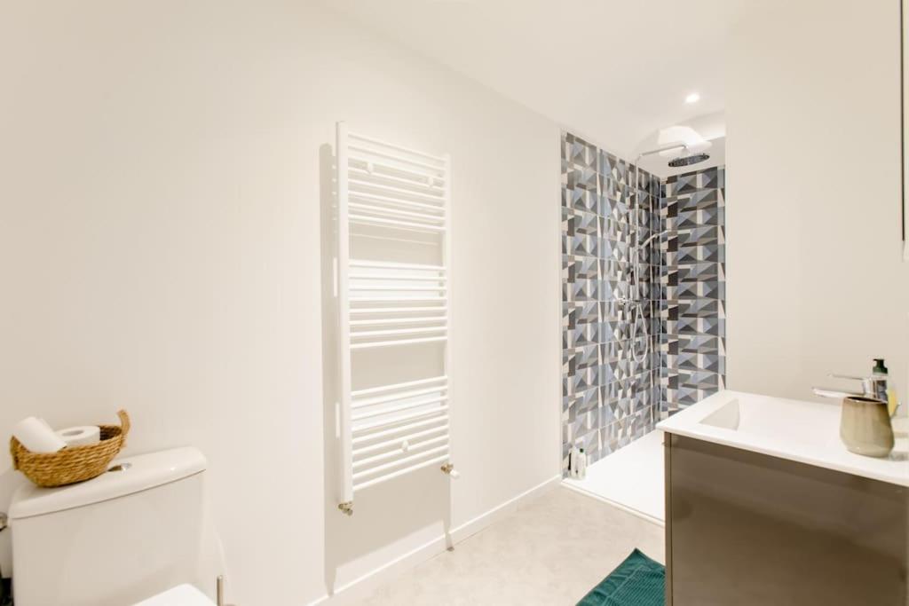 Ecurie Les Tourelles Piscine Interieure & Spa Gainneville Exterior foto