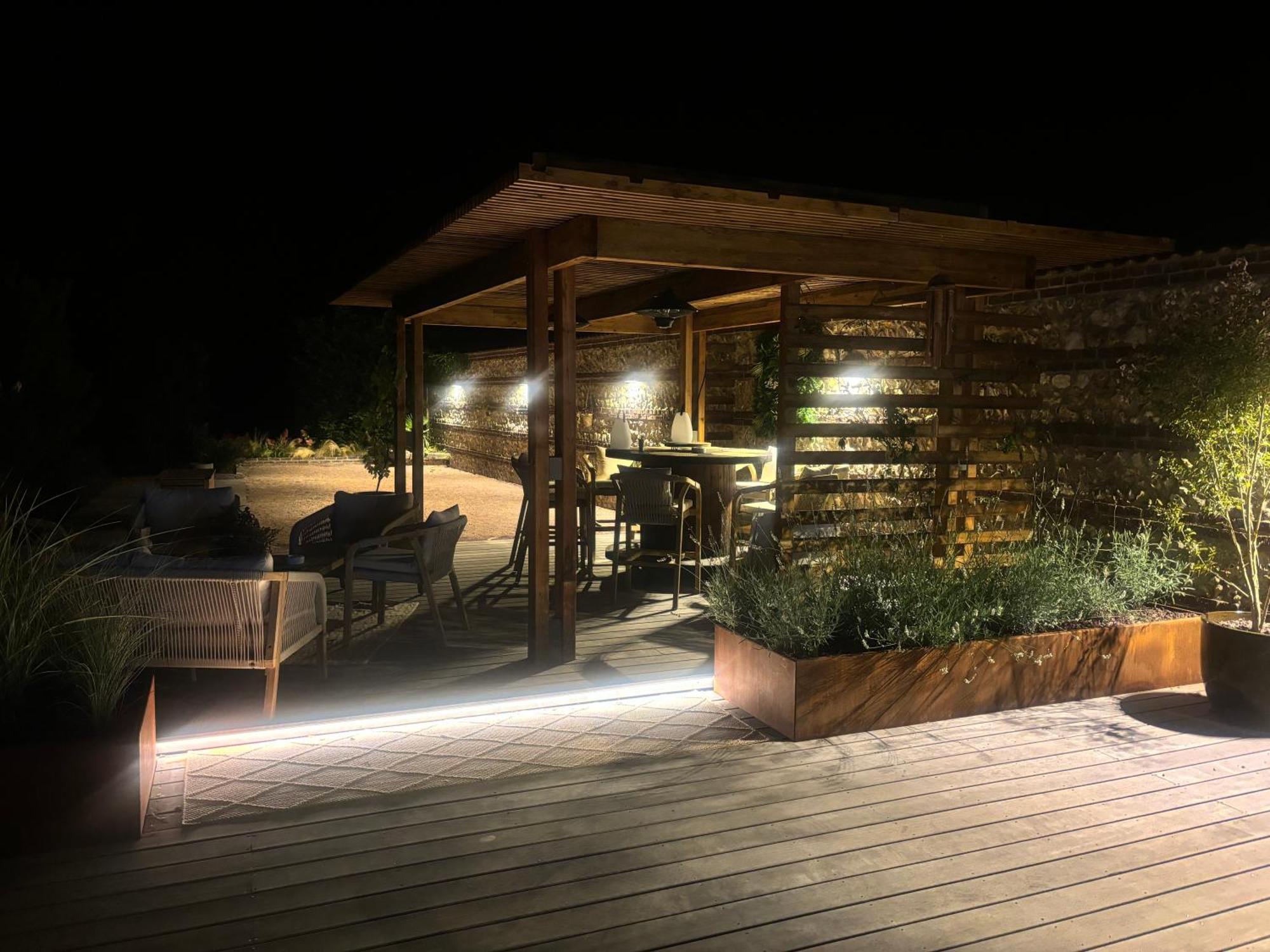 Ecurie Les Tourelles Piscine Interieure & Spa Gainneville Exterior foto